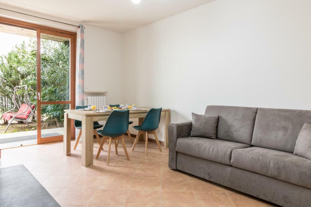 A Casa Di Laura With Pool And Free Bikes Apartment Ronchi  ภายนอก รูปภาพ