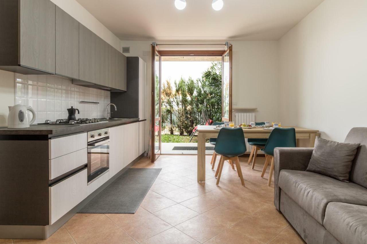 A Casa Di Laura With Pool And Free Bikes Apartment Ronchi  ภายนอก รูปภาพ